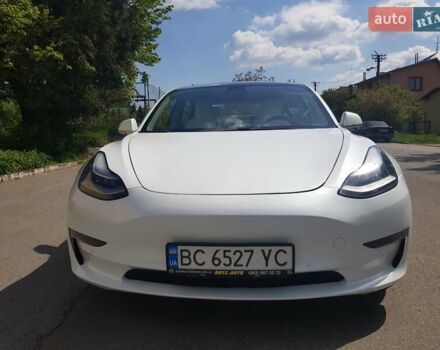 Белый Тесла Модель 3, объемом двигателя 0 л и пробегом 168 тыс. км за 17700 $, фото 3 на Automoto.ua