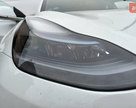 Белый Тесла Модель 3, объемом двигателя 0 л и пробегом 147 тыс. км за 15000 $, фото 10 на Automoto.ua