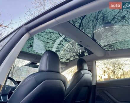 Белый Тесла Модель 3, объемом двигателя 0 л и пробегом 211 тыс. км за 14490 $, фото 23 на Automoto.ua