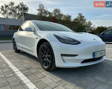 Білий Тесла Модель 3, об'ємом двигуна 0 л та пробігом 163 тис. км за 15999 $, фото 1 на Automoto.ua