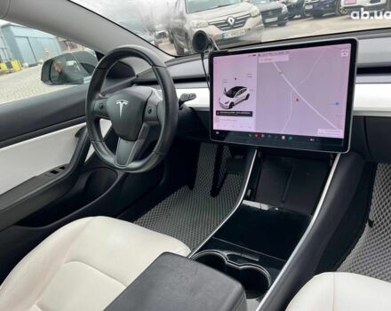 Білий Тесла Модель 3, об'ємом двигуна 0 л та пробігом 203 тис. км за 12000 $, фото 39 на Automoto.ua