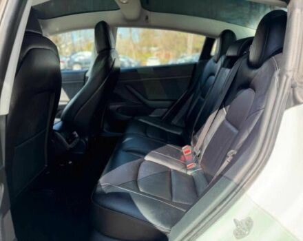 Білий Тесла Модель 3, об'ємом двигуна 0 л та пробігом 30 тис. км за 6900 $, фото 10 на Automoto.ua