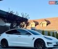 Белый Тесла Модель 3, объемом двигателя 0 л и пробегом 80 тыс. км за 18999 $, фото 7 на Automoto.ua