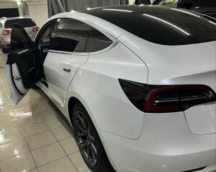 Белый Тесла Модель 3, объемом двигателя 0 л и пробегом 240 тыс. км за 15800 $, фото 5 на Automoto.ua