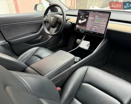 Белый Тесла Модель 3, объемом двигателя 0 л и пробегом 100 тыс. км за 22500 $, фото 21 на Automoto.ua