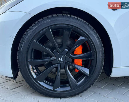 Білий Тесла Модель 3, об'ємом двигуна 0 л та пробігом 74 тис. км за 16500 $, фото 29 на Automoto.ua