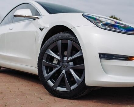 Білий Тесла Модель 3, об'ємом двигуна 0 л та пробігом 90 тис. км за 14000 $, фото 18 на Automoto.ua