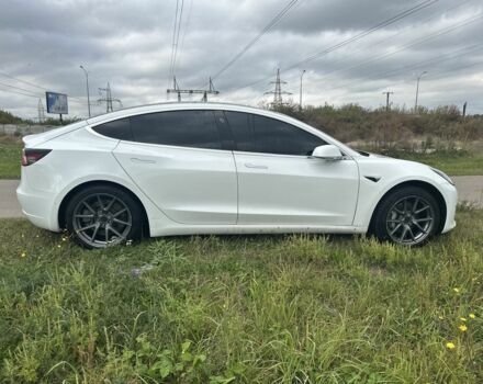 Белый Тесла Модель 3, объемом двигателя 0 л и пробегом 237 тыс. км за 14799 $, фото 3 на Automoto.ua