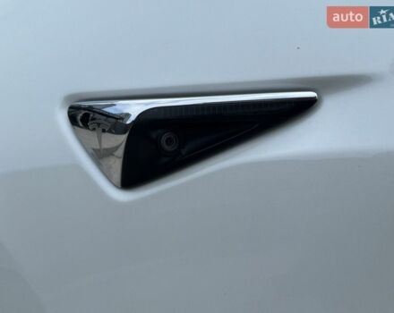 Білий Тесла Модель 3, об'ємом двигуна 0 л та пробігом 45 тис. км за 15900 $, фото 10 на Automoto.ua