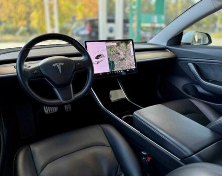 Белый Тесла Модель 3, объемом двигателя 0 л и пробегом 77 тыс. км за 21499 $, фото 9 на Automoto.ua