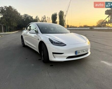 Білий Тесла Модель 3, об'ємом двигуна 0 л та пробігом 148 тис. км за 16700 $, фото 10 на Automoto.ua