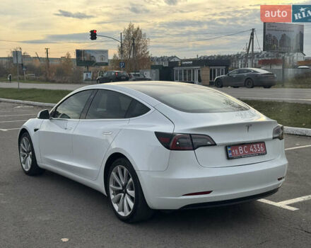 Белый Тесла Модель 3, объемом двигателя 0 л и пробегом 166 тыс. км за 14500 $, фото 12 на Automoto.ua