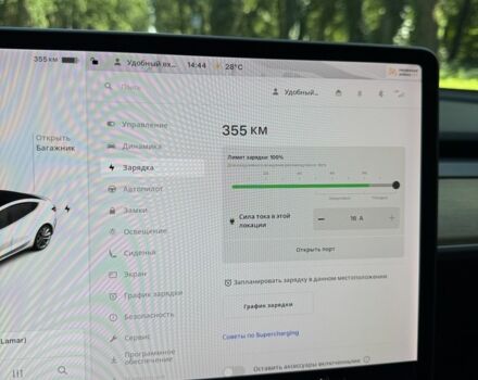Білий Тесла Модель 3, об'ємом двигуна 0 л та пробігом 93 тис. км за 16999 $, фото 19 на Automoto.ua