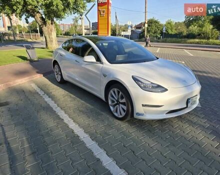 Білий Тесла Модель 3, об'ємом двигуна 0 л та пробігом 123 тис. км за 18500 $, фото 3 на Automoto.ua