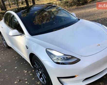 Белый Тесла Модель 3, объемом двигателя 0 л и пробегом 30 тыс. км за 13900 $, фото 1 на Automoto.ua