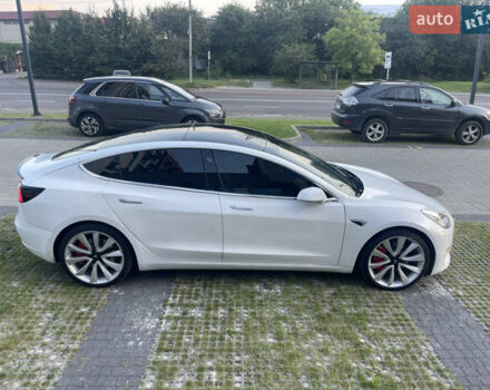 Белый Тесла Модель 3, объемом двигателя 0 л и пробегом 101 тыс. км за 23000 $, фото 26 на Automoto.ua