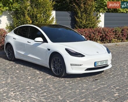Белый Тесла Модель 3, объемом двигателя 0 л и пробегом 123 тыс. км за 16900 $, фото 2 на Automoto.ua