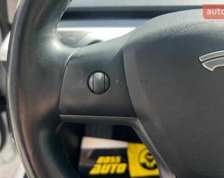 Білий Тесла Модель 3, об'ємом двигуна 0 л та пробігом 89 тис. км за 16900 $, фото 10 на Automoto.ua