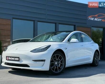 Білий Тесла Модель 3, об'ємом двигуна 0 л та пробігом 67 тис. км за 20500 $, фото 2 на Automoto.ua