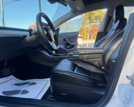 Білий Тесла Модель 3, об'ємом двигуна 0 л та пробігом 46 тис. км за 8000 $, фото 9 на Automoto.ua