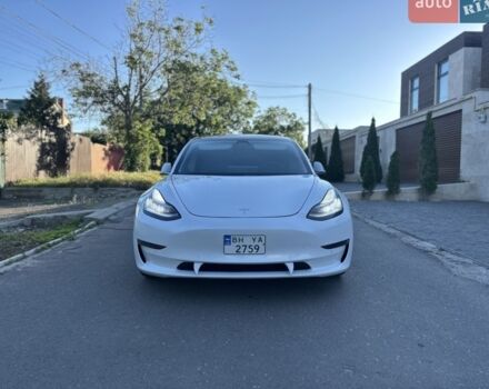 Белый Тесла Модель 3, объемом двигателя 0 л и пробегом 111 тыс. км за 16300 $, фото 2 на Automoto.ua