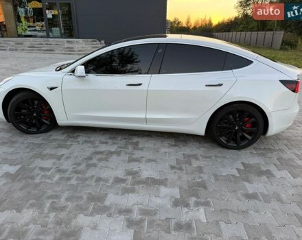 Білий Тесла Модель 3, об'ємом двигуна 0 л та пробігом 117 тис. км за 15900 $, фото 4 на Automoto.ua