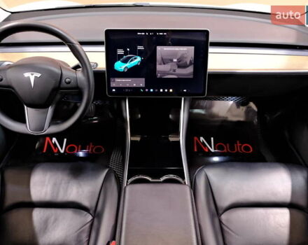 Белый Тесла Модель 3, объемом двигателя 0 л и пробегом 54 тыс. км за 15900 $, фото 34 на Automoto.ua