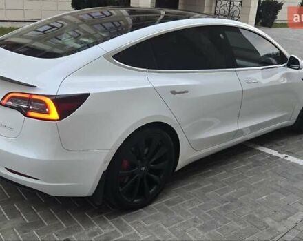 Белый Тесла Модель 3, объемом двигателя 0 л и пробегом 54 тыс. км за 21000 $, фото 2 на Automoto.ua