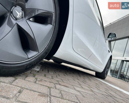 Белый Тесла Модель 3, объемом двигателя 0 л и пробегом 120 тыс. км за 17000 $, фото 25 на Automoto.ua