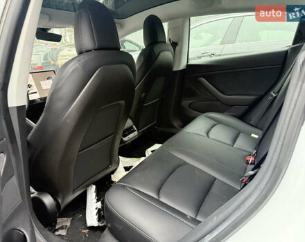 Білий Тесла Модель 3, об'ємом двигуна 0 л та пробігом 79 тис. км за 15200 $, фото 12 на Automoto.ua