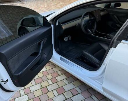 Белый Тесла Модель 3, объемом двигателя 0 л и пробегом 143 тыс. км за 18900 $, фото 19 на Automoto.ua