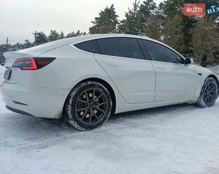 Білий Тесла Модель 3, об'ємом двигуна 0 л та пробігом 184 тис. км за 21100 $, фото 4 на Automoto.ua
