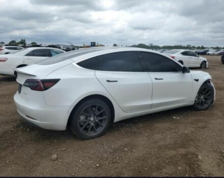 Белый Тесла Модель 3, объемом двигателя 0 л и пробегом 190 тыс. км за 12500 $, фото 2 на Automoto.ua