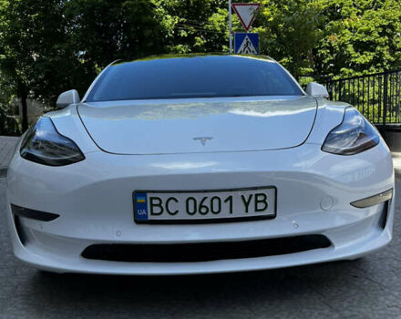 Белый Тесла Модель 3, объемом двигателя 0 л и пробегом 71 тыс. км за 22700 $, фото 4 на Automoto.ua