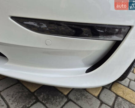 Білий Тесла Модель 3, об'ємом двигуна 0 л та пробігом 87 тис. км за 20700 $, фото 8 на Automoto.ua