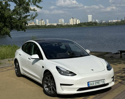 Белый Тесла Модель 3, объемом двигателя 0 л и пробегом 101 тыс. км за 14600 $, фото 10 на Automoto.ua