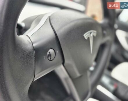 Белый Тесла Модель 3, объемом двигателя 0 л и пробегом 83 тыс. км за 17500 $, фото 7 на Automoto.ua