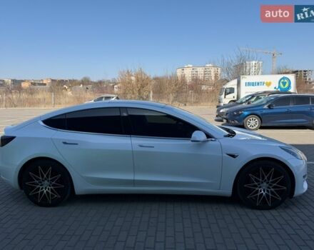 Білий Тесла Модель 3, об'ємом двигуна 0 л та пробігом 88 тис. км за 16999 $, фото 5 на Automoto.ua