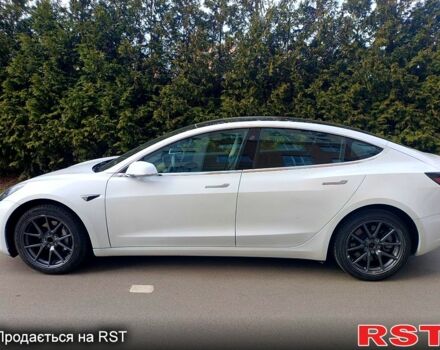Білий Тесла Модель 3, об'ємом двигуна 0.18 л та пробігом 105 тис. км за 15500 $, фото 7 на Automoto.ua