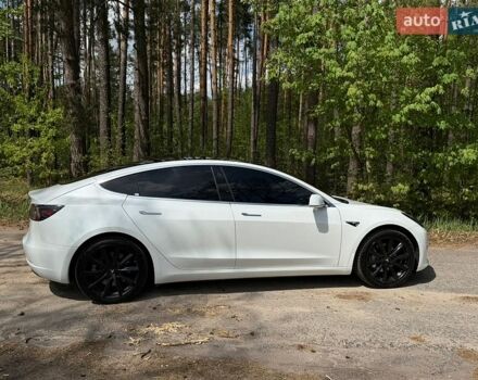Білий Тесла Модель 3, об'ємом двигуна 0 л та пробігом 119 тис. км за 19600 $, фото 10 на Automoto.ua