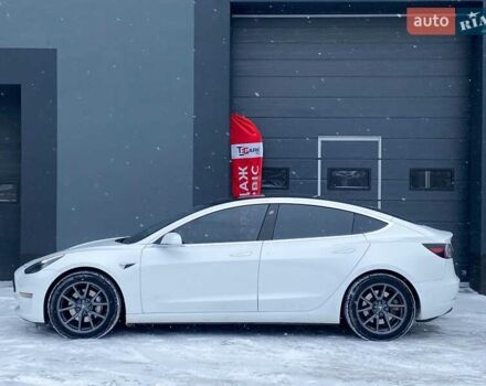 Белый Тесла Модель 3, объемом двигателя 0 л и пробегом 103 тыс. км за 18999 $, фото 5 на Automoto.ua