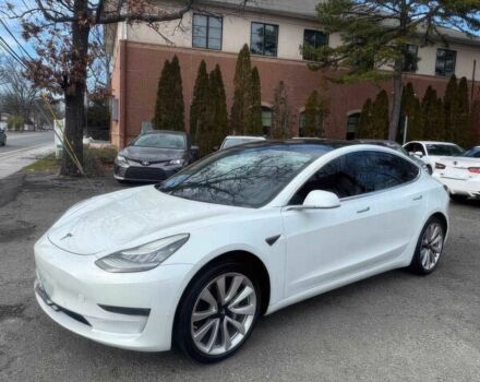 Білий Тесла Модель 3, об'ємом двигуна 0 л та пробігом 38 тис. км за 10000 $, фото 2 на Automoto.ua