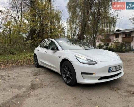 Белый Тесла Модель 3, объемом двигателя 0 л и пробегом 200 тыс. км за 18000 $, фото 3 на Automoto.ua