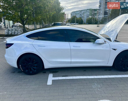 Білий Тесла Модель 3, об'ємом двигуна 0 л та пробігом 120 тис. км за 18900 $, фото 4 на Automoto.ua