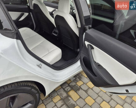 Білий Тесла Модель 3, об'ємом двигуна 0 л та пробігом 87 тис. км за 20700 $, фото 15 на Automoto.ua