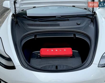 Белый Тесла Модель 3, объемом двигателя 0 л и пробегом 210 тыс. км за 16500 $, фото 15 на Automoto.ua