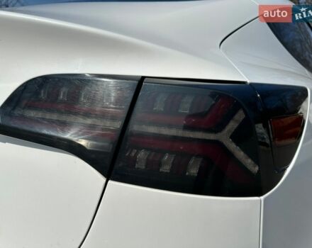 Белый Тесла Модель 3, объемом двигателя 0 л и пробегом 80 тыс. км за 21000 $, фото 5 на Automoto.ua