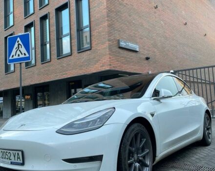 Білий Тесла Модель 3, об'ємом двигуна 0 л та пробігом 57 тис. км за 16500 $, фото 1 на Automoto.ua