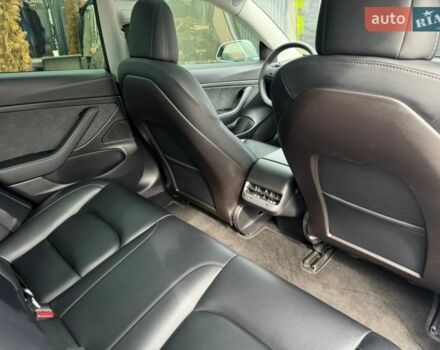 Білий Тесла Модель 3, об'ємом двигуна 0 л та пробігом 45 тис. км за 15900 $, фото 28 на Automoto.ua