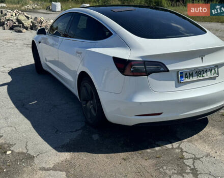 Белый Тесла Модель 3, объемом двигателя 0 л и пробегом 150 тыс. км за 14999 $, фото 6 на Automoto.ua